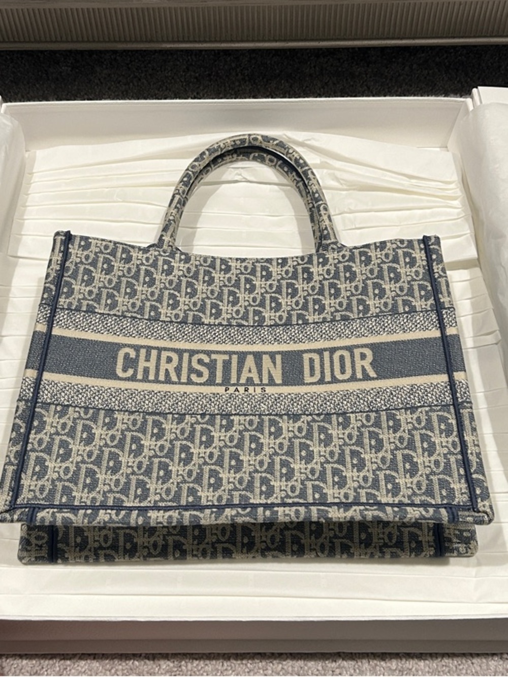 LIKE NEW Medium Dior Book Tote Dior Oblique Chambray Blue